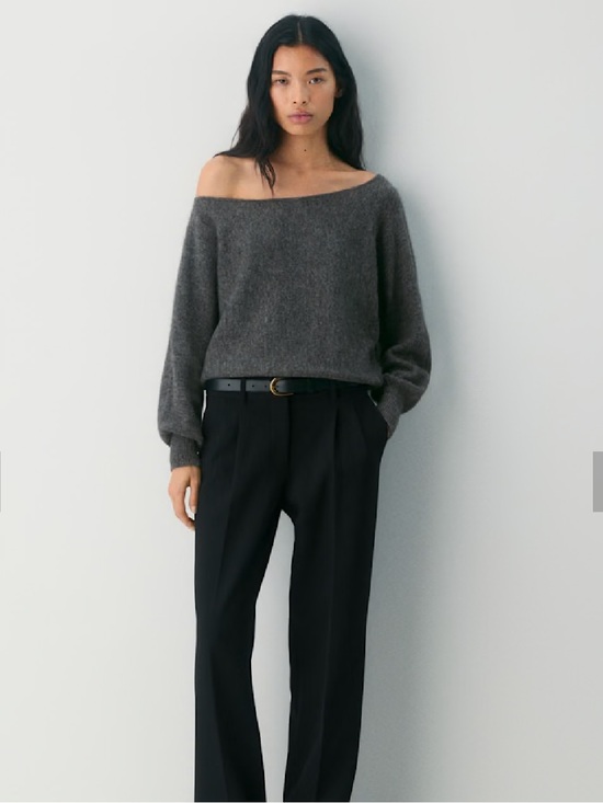 Aritzia Sweaters - Aritzia Wilfred Softspoke Rhoda Sweater Women’s Large Off the Shoulder Sweater